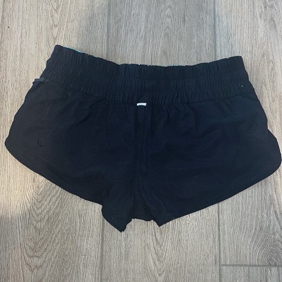 REVERSIBLE Lululemon Swim Shorts EUC - Picture 6 of 13